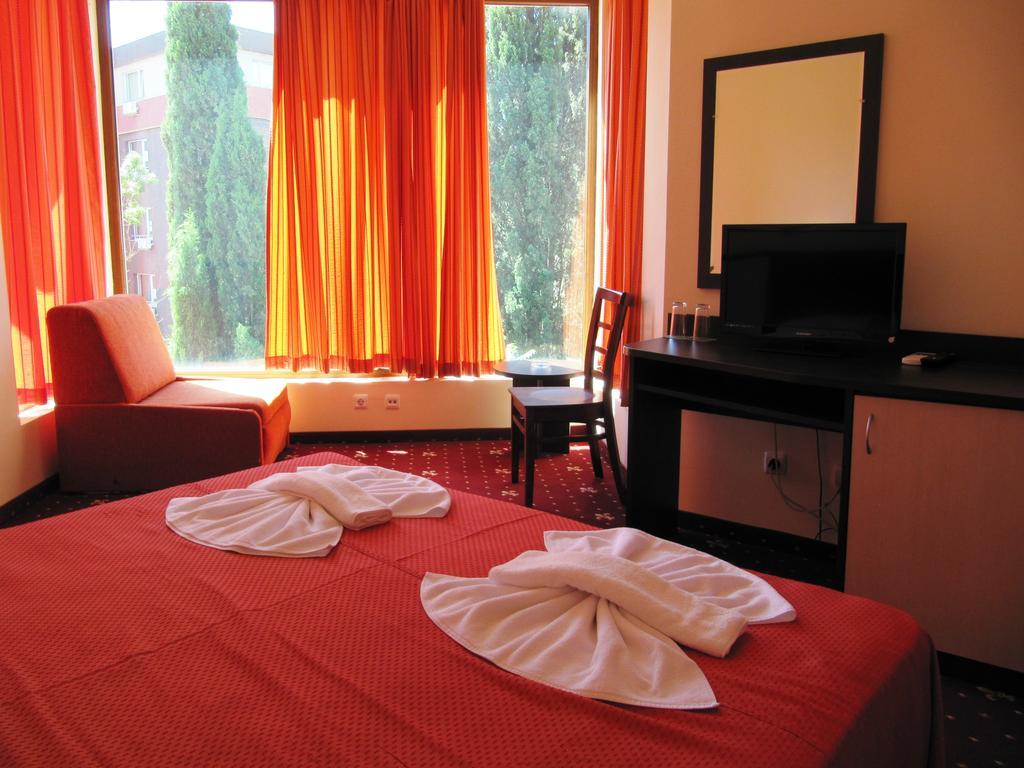Maverick Hotel Sunny Beach Room photo